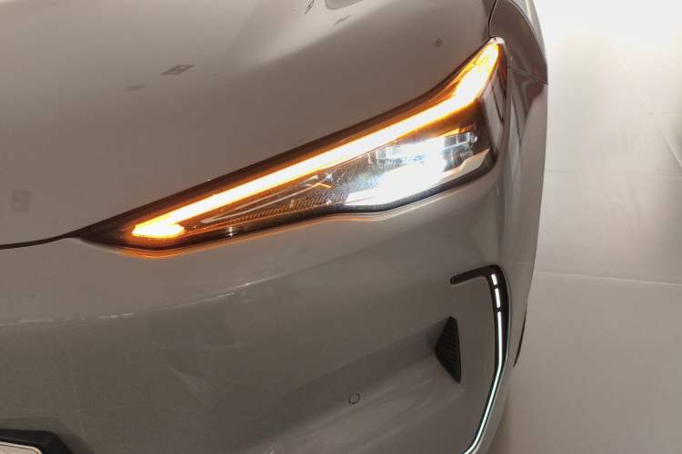 Used  E5 2024 530km Starship Edition