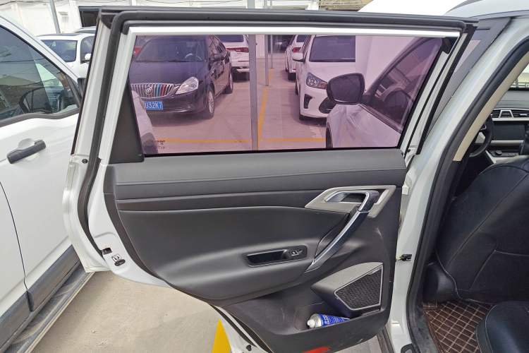 Used Geely Auto Emgrand X7 Sport 2018 1.8TD Automatic Two-Wheel Drive ZhiZun Model with 4G Connectivity
