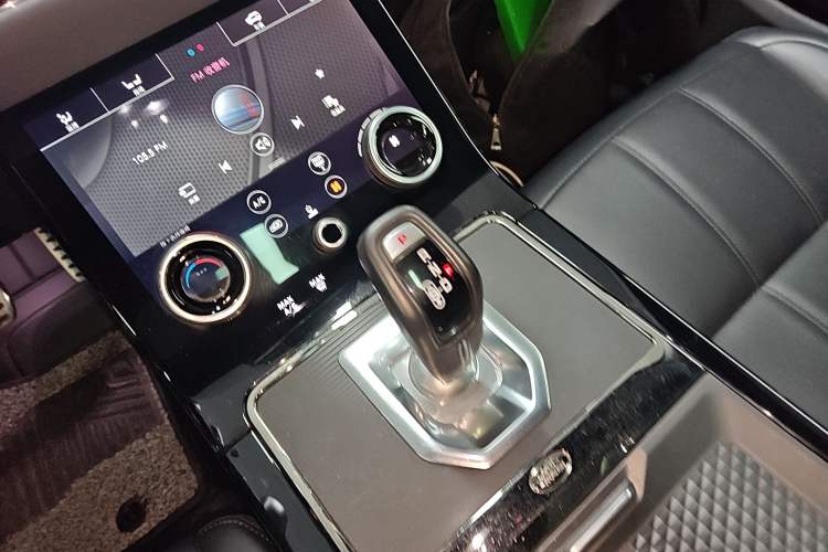 Used Land Rover Range Rover Evoque 2020 249 PS R-DYNAMIC SE Sport Technology Edition
