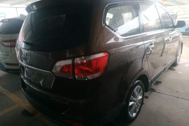 Used Baojun 730 2014 1.5L manual luxury trim 7 seats