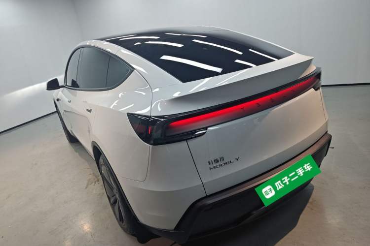 Used Tesla Model Y 2025 Rear-Wheel-Drive Version