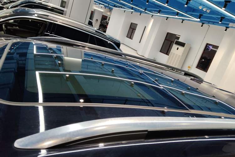 Used Volkswagen Tiguan L 2024 Outstanding Model 330TSI Automatic Two-Wheel Drive R-Line Dragon Glory Edition
