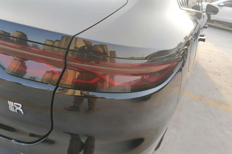 Used BYD Han 2024 EV Glory Edition 715KM Front-Wheel-Drive Flagship Model
