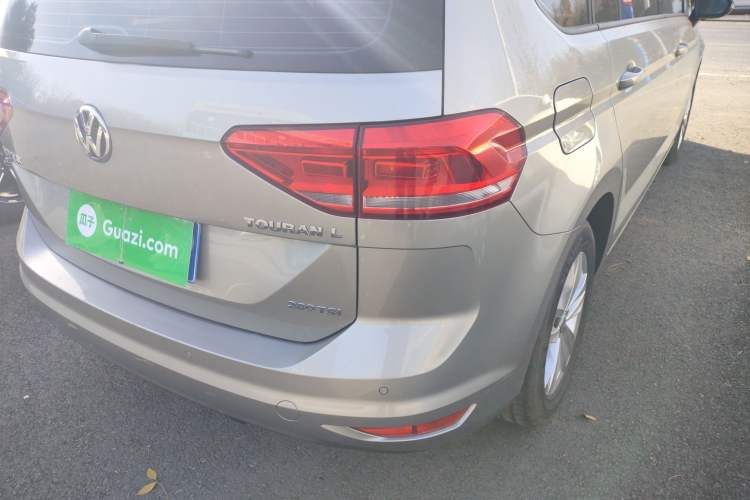 Used Volkswagen Touran 2018 Volkswagen Touran L 280TSI DSG Style Edition 7 Seats China VI Standard
