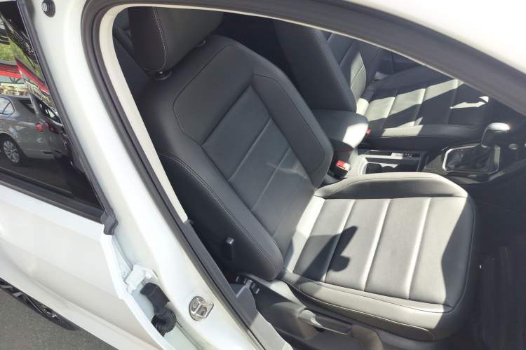 Used Volkswagen T-ROC 2020 280TSI DSG Two-Wheel Drive Comfort Version
