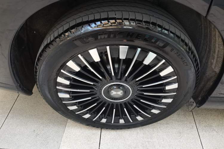 Used XPeng X9 2025 740 Ultra-Long Range Max
