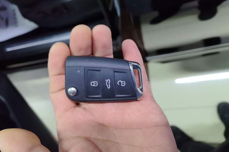 Used Volkswagen Tiguan L 2020 330TSI Automatic Two-Wheel Drive R-Line Flagship Version China VI Standard