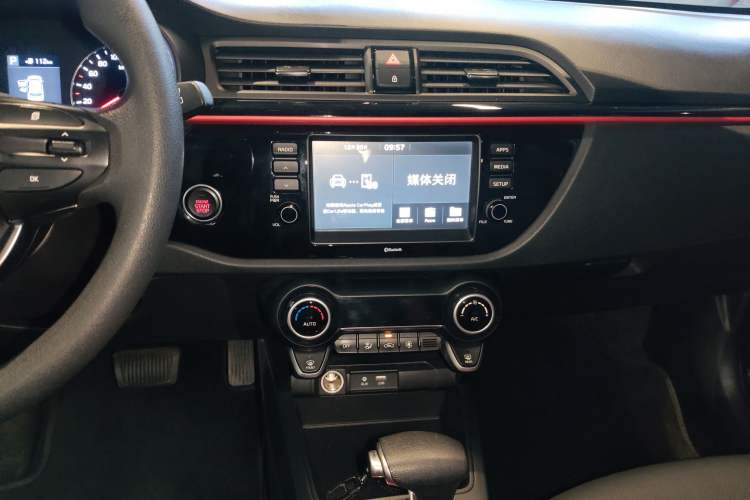 Used Kia KX Cross 2017 1.4L AT GLS
