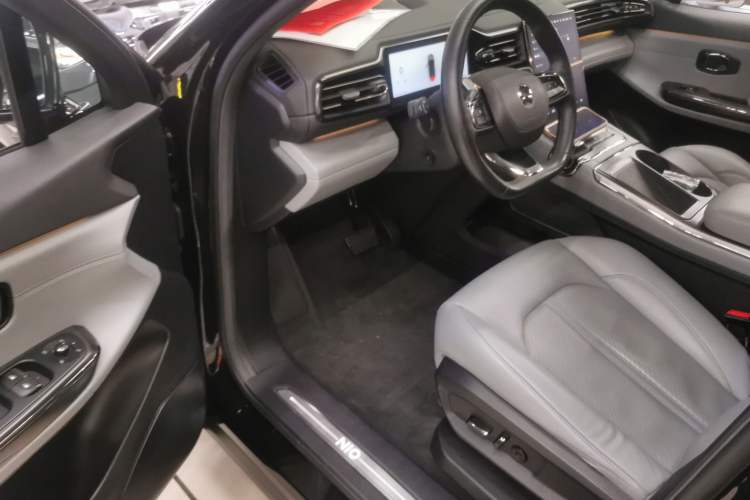 Used Nio ES6 2022 75 kWh Performance Version
