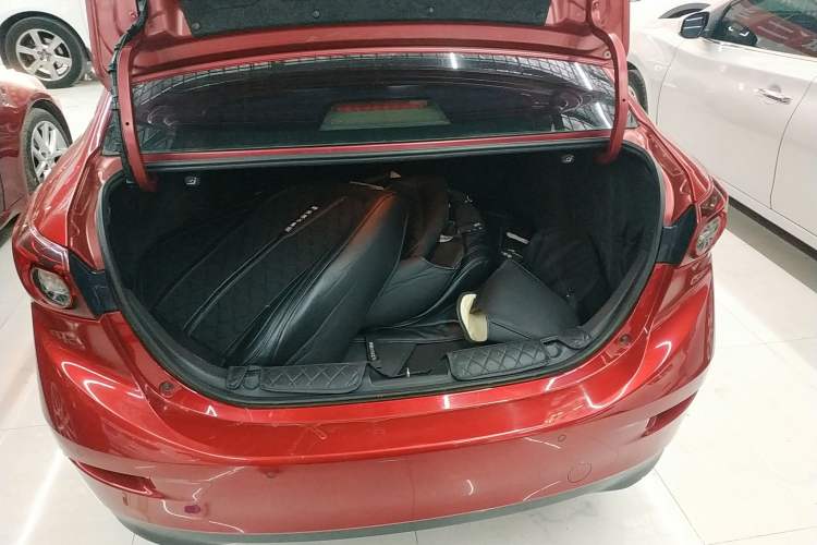 Used Mazda Mazda 3 Axela 2019 Cloud-Controlled Version Sedan 1.5L Automatic Comfort Trim China VI Standard
