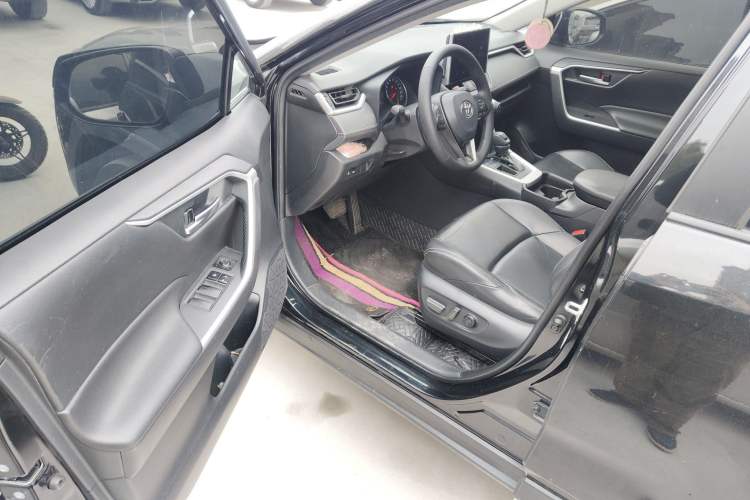 Used Toyota Wildlander 2021 2.0L CVT Two-Wheel Drive Luxury Edition
