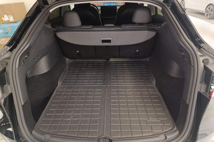 Used Tesla Model Y 2022 Rear-Wheel-Drive Version