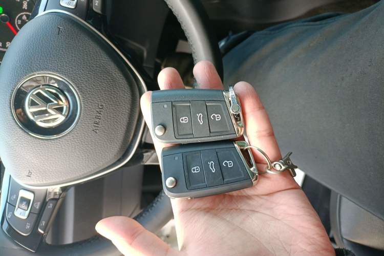 Used Volkswagen T-ROC 2019 280TSI DSG Two-Wheel Drive Comfort Version China VI Standard
