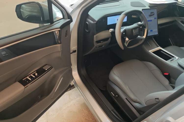 Used  L7 2025 EM-i 115km Long-Range Version
