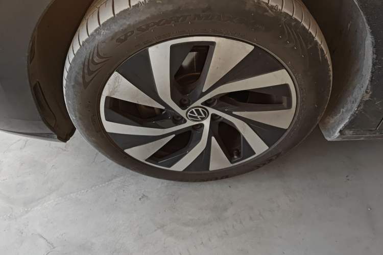 Used Volkswagen Passat 2025 Pro 380TSI Dragon Glory Edition
