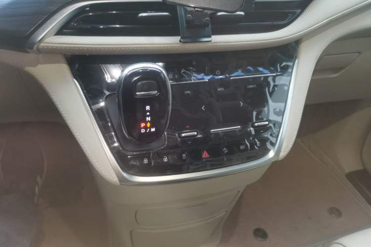 Used Buick GL8 2023 ES Lu Zun Deluxe Model
