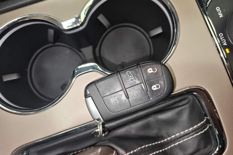 Used  Grand Cherokee (Import) 2016 3.0L Elite Navigation Edition
