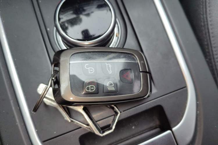 Used Land Rover Discovery Sport 2018 240 PS SE Version
