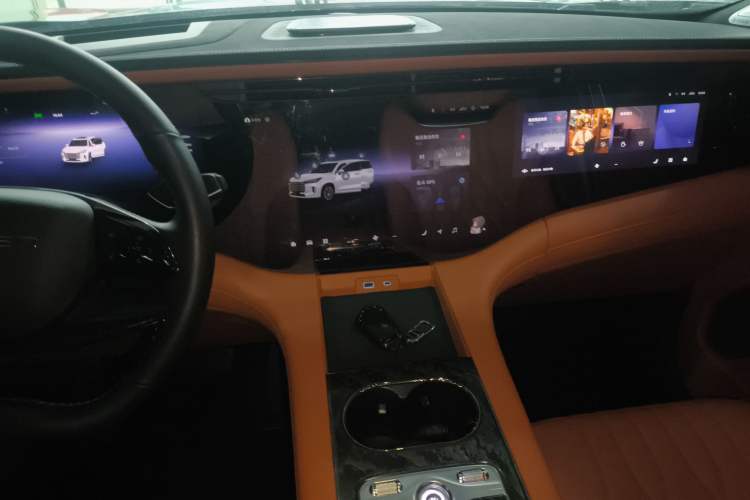 Used  Lanyue C-DM 2025 180 Ultra-Long Range Ultra All-Wheel Drive 7-Seater
