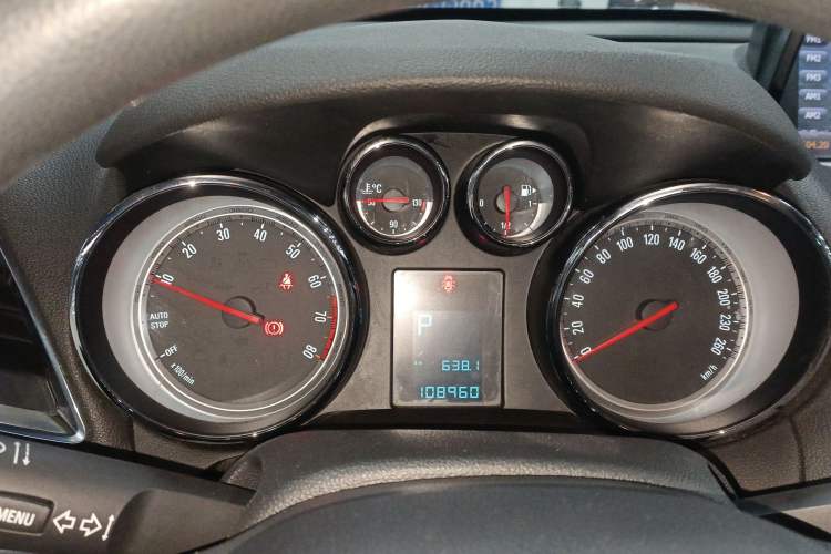 Used Buick Encore 2015 1.4T Automatic Two-Wheel Drive Urban Elite Version
