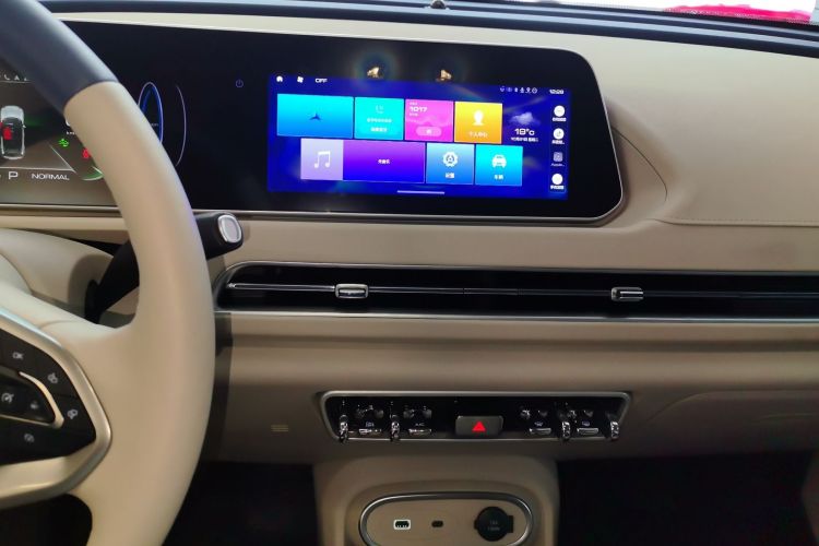 Used ORA Good Cat 2023 401 km Standard Range Premium Version Lithium Iron Phosphate