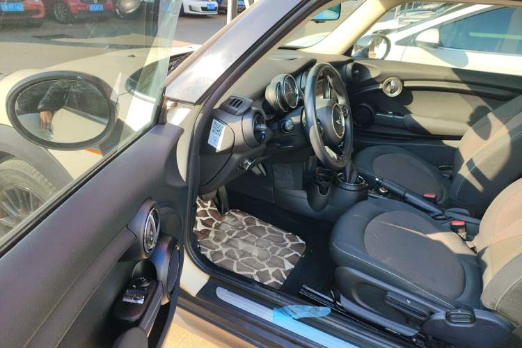 Used  MINI 2014 1.5T COOPER Fun
