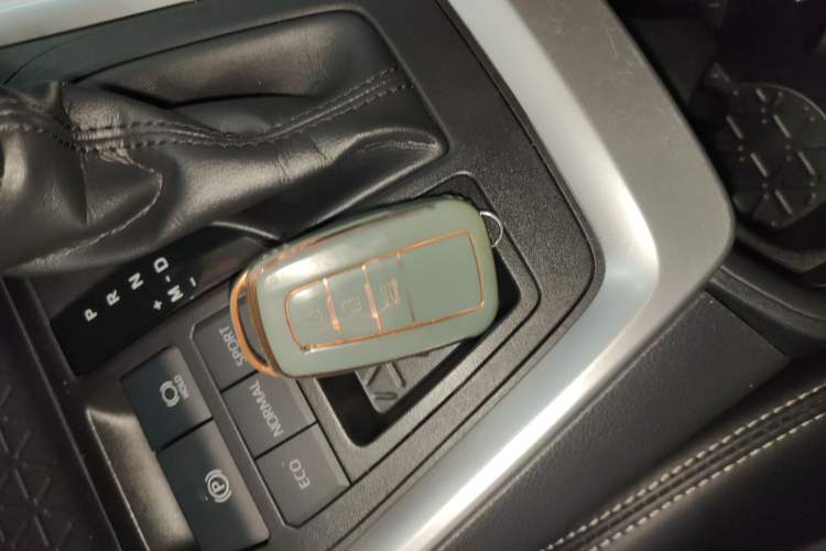 Used Toyota RAV4 2020 2.0L CVT Two-Wheel Drive Fashion Edition