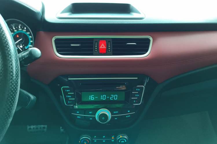 Used Haval H1 2015 1.5L AMT Urban Model
