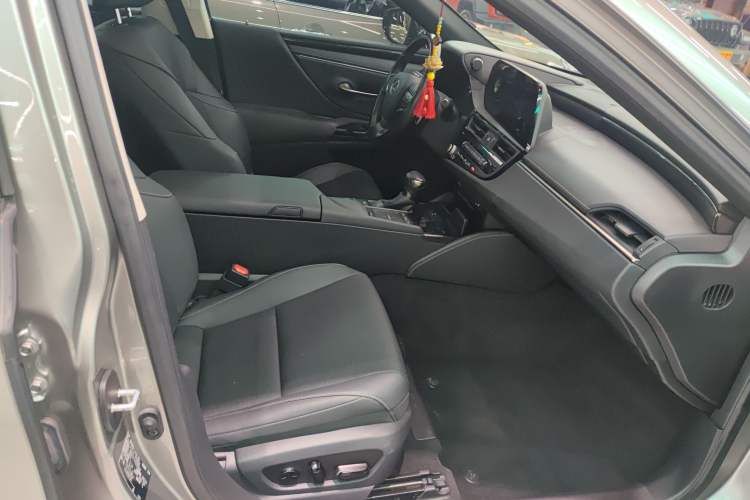 Used Lexus ES 2021 200 Excellence Edition