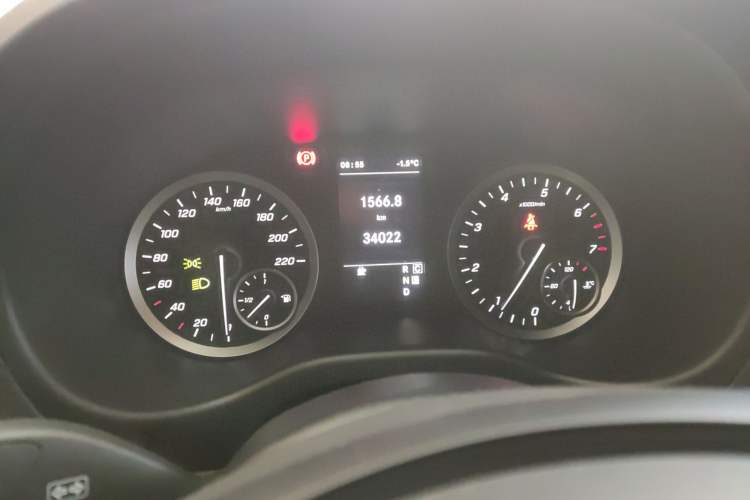 Used Mercedes-Benz Vito 2021 2.0T Elite Version 7 Seats
