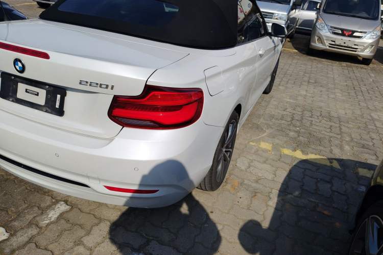 Used BMW 2 Series 2018 220i Convertible Coupe Sports Design Package

