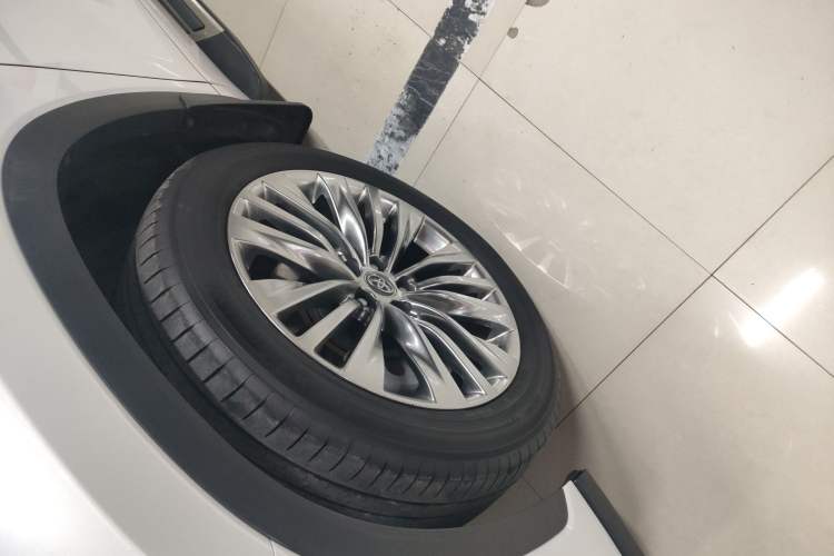 Used Toyota Highlander 2022 Dual-Engine 2.5L Four-Wheel Drive Prestige Version 7 Seats
