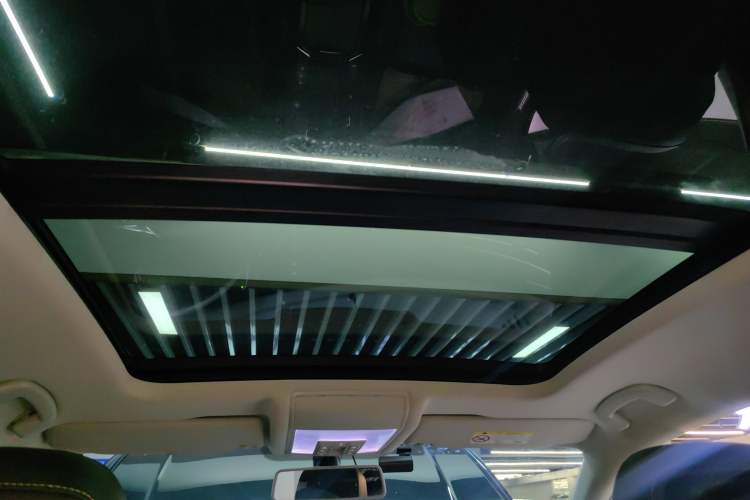 Used Volkswagen Passat 2019 330TSI Luxury Edition China VI Standard
