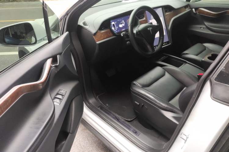 Used Tesla Model X 2019 Long-Range Version
