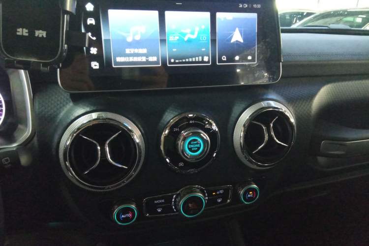 Used Beijing Auto BJ40 2023 2.0T Automatic Four-Wheel Drive Urban Hunter Edition Chivalrous Type
