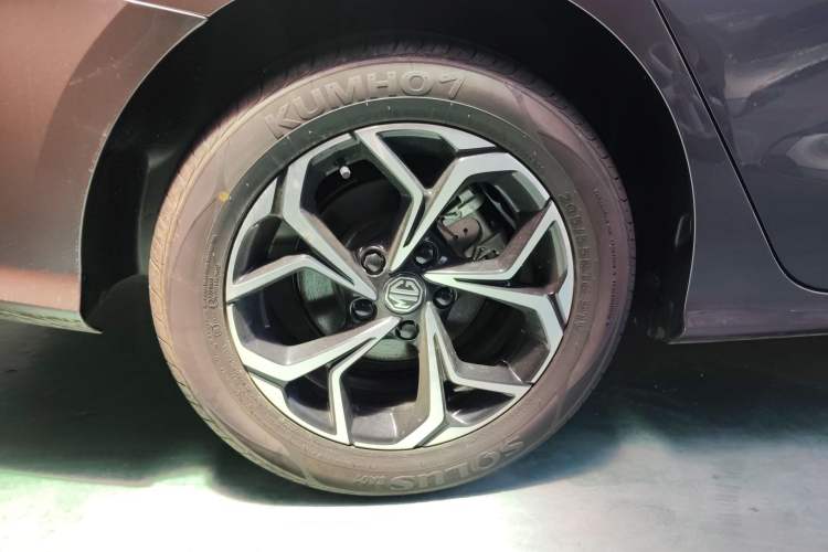 Used MG 5 2023 180 DVVT CVT Luxury Edition
