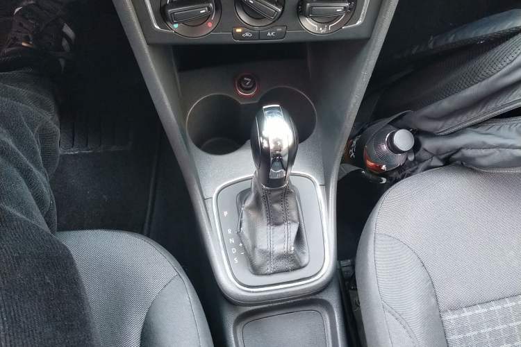 Used Volkswagen Polo 2014 1.6L Automatic Comfort Edition
