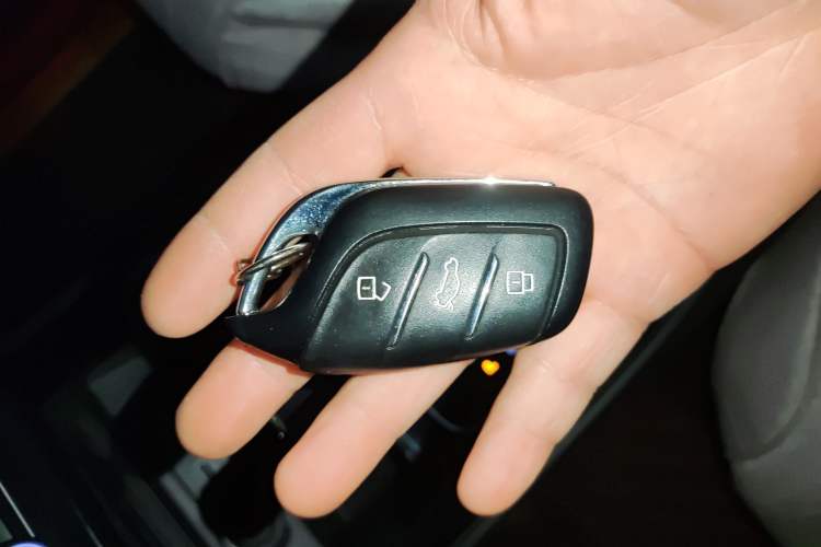 Used Roewe i5 2020 1.5L Automatic 4G Connected Linghao Edition
