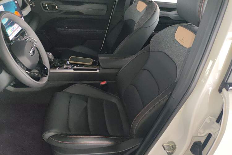 Used Geely Auto Cowboy 2025 1.5TD Trendy Play Edition