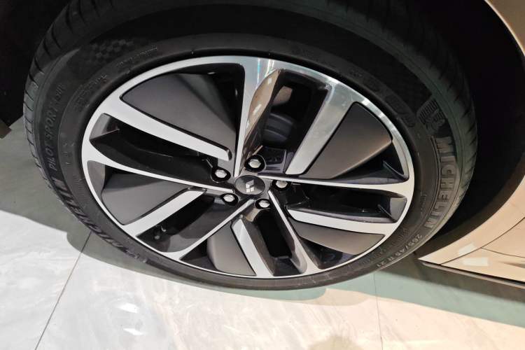 Used Li Auto L9 2024 Ultra Model
