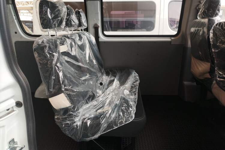 Used SAIC MAXUS Xintu V80 2024 Aotong Value Edition 6AMT Short Wheelbase Ultra-Low Roof 127 Ps 5/6 Seats