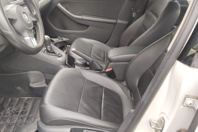 Used Volkswagen Sagitar 2014 Revised Version 1.6L Automatic Leading Edition
