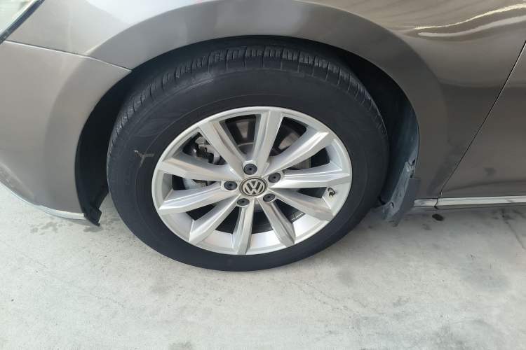 Used Volkswagen Magotan 2017 330TSI DSG Leading Model
