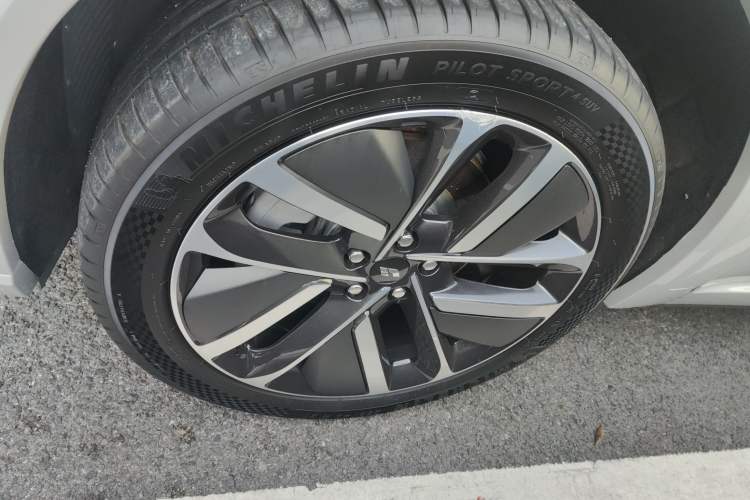 Used Li Auto L9 2022 Max model
