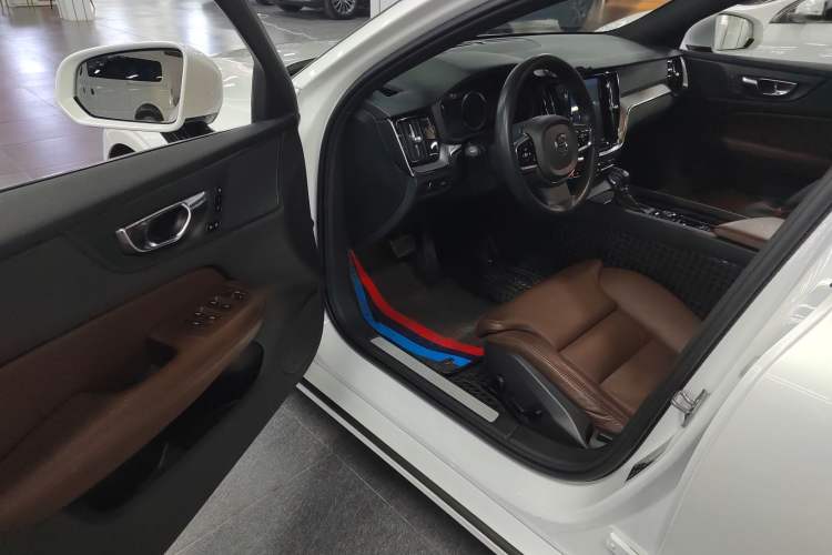 Used Volvo S60 2020 T4 Zhiyuan Sport Edition