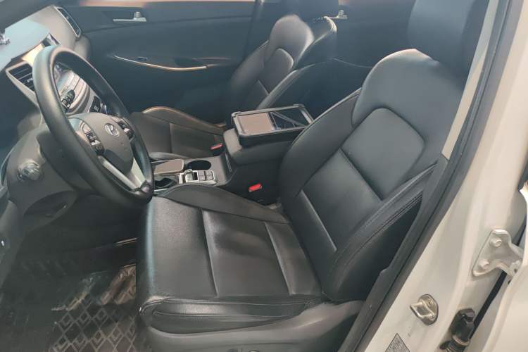 Used Hyundai Tucson 2018 1.6T Dual-Clutch Two-Wheel Drive 15th Anniversary Special Edition