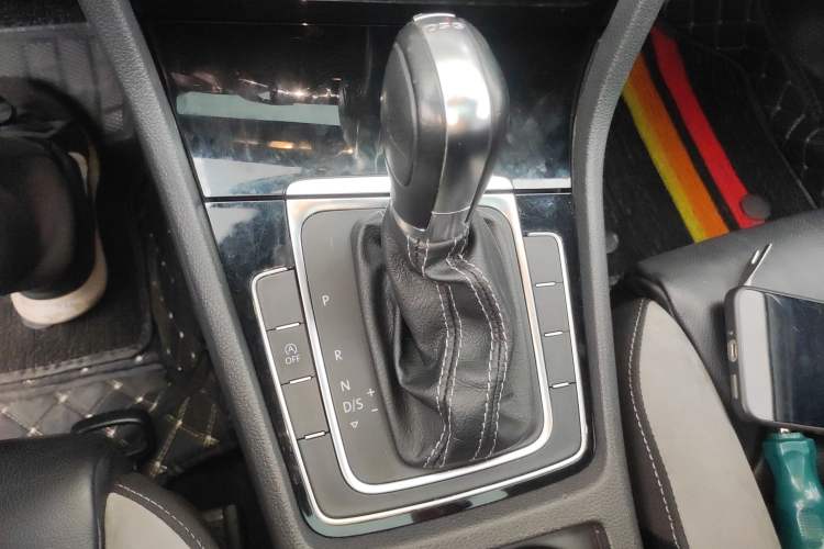 Used Volkswagen Golf 2016 1.4TSI Automatic R-Line
