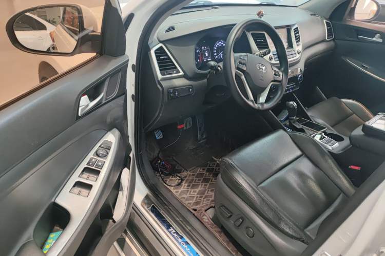 Used Hyundai Tucson 2018 1.6T Dual-Clutch Two-Wheel Drive 15th Anniversary Special Edition