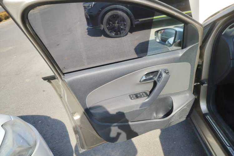 Used Volkswagen Polo 2014 1.6L Cross Polo Automatic