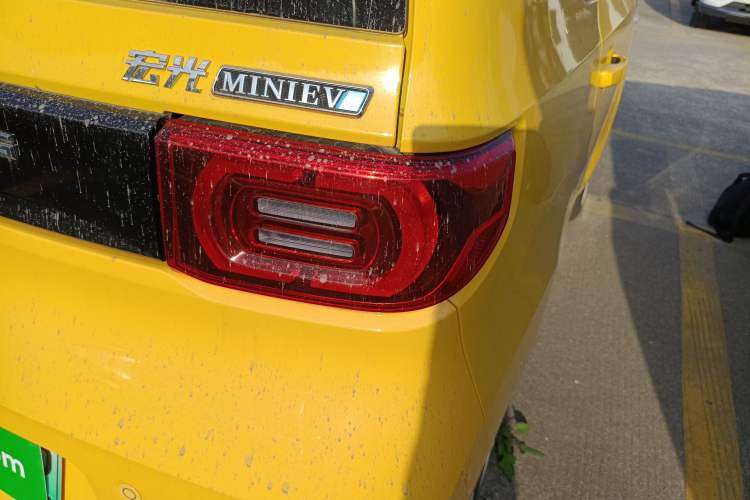 Used Wuling Hongguang MINIEV 2021 Macaron Fashion Edition Lithium-Ion Battery
